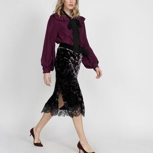 Gold Hawk Velvet Printed Midi Skirt with Lace Hem.  *NWT*. Small